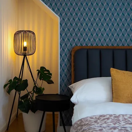 Apart Otel Rasinovo Nabrezi - Riverside Prag
