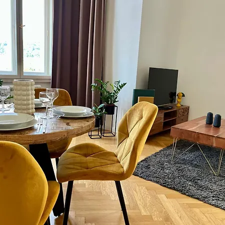 Appart hôtel Rasinovo Nabrezi - Riverside 4*