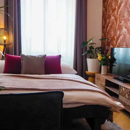 Rasinovo Nabrezi - Riverside 4* 프라하