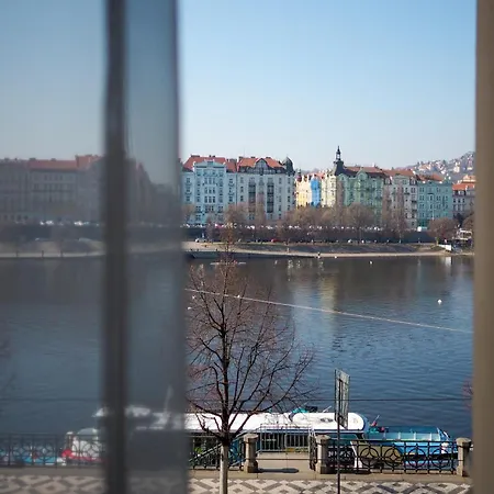 Rasinovo Nabrezi - Riverside 4* プラハ