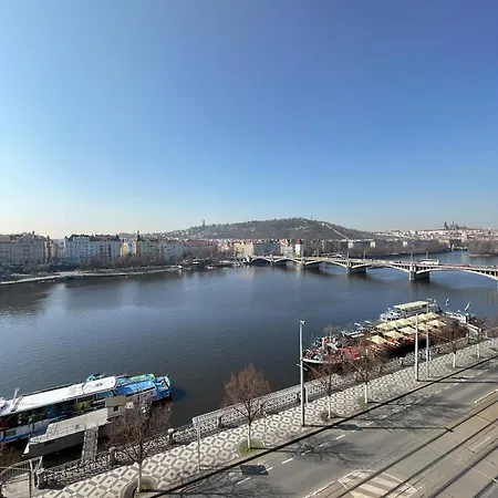 Rašínovo Nábřeží - Riverside
