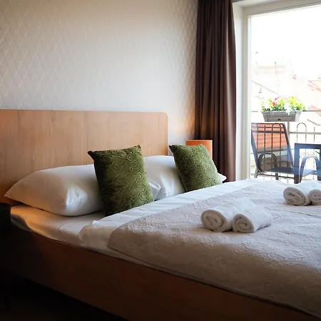 Rašínovo Nábřeží - Riverside Aparthotel