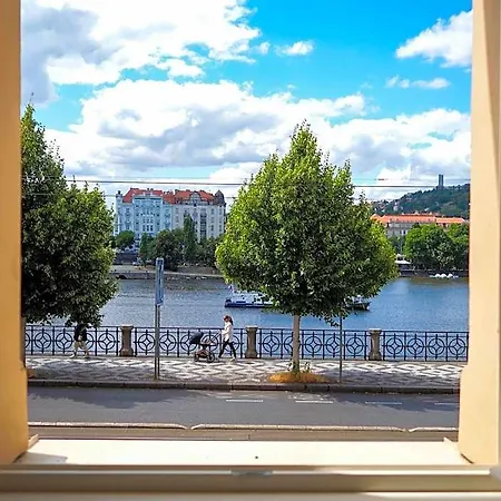 Rašínovo Nábřeží - Riverside