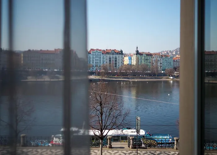 Rasinovo Nabrezi - Riverside 4* Prag