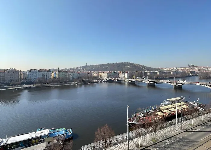 Rasinovo Nabrezi - Riverside
