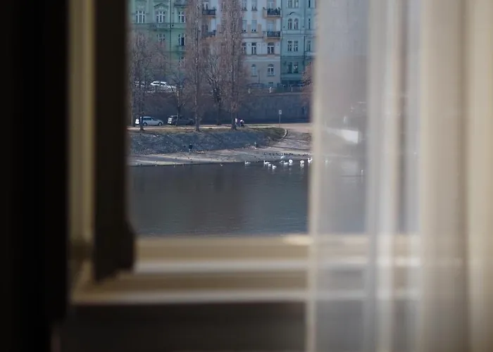 Rasinovo Nabrezi - Riverside Lejlighedshotel Prag