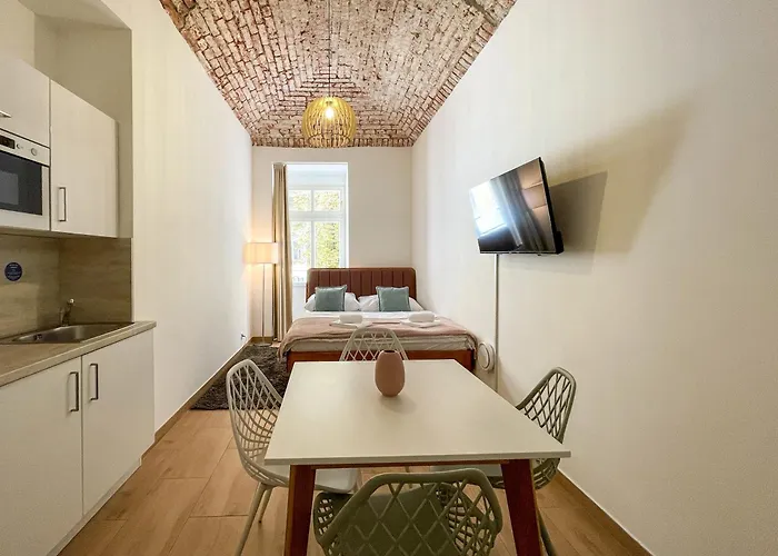 Rasinovo Nabrezi - Riverside 4*