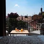 Rasinovo Nabrezi - Riverside Lägenhetshotell Prag