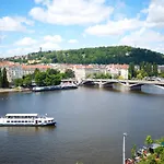 Rasinovo Nabrezi - Riverside Lägenhetshotell 4*