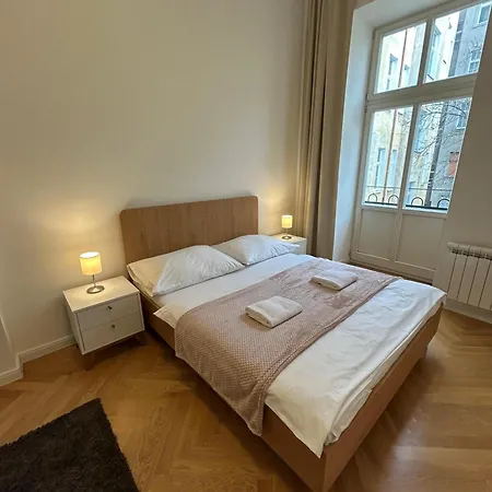Hotel apartamentowy Rasinovo Nabrezi - Riverside 4*