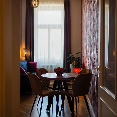Hotel apartamentowy Rasinovo Nabrezi - Riverside 4*