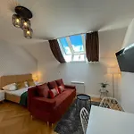 Rasinovo Nabrezi - Riverside 4* Πράγα
