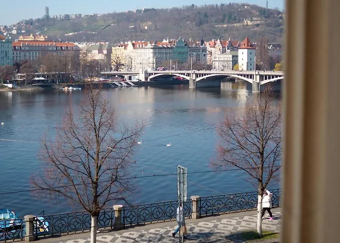 Rasinovo Nabrezi - Riverside